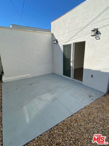 Building Photo - 1112 Meadowbrook Ave