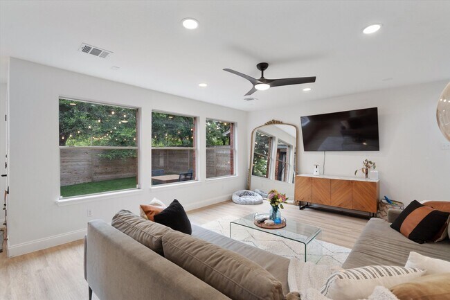 Building Photo - 15129 Donna Jane Loop