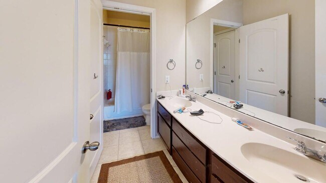 Building Photo - 314 Sycamore St