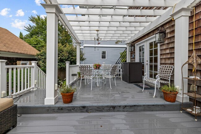 Building Photo - Timeless Ghent Home features charm and elegance in Historic Stockley Gardens