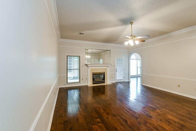 Building Photo - 7073 Gleneagles Dr