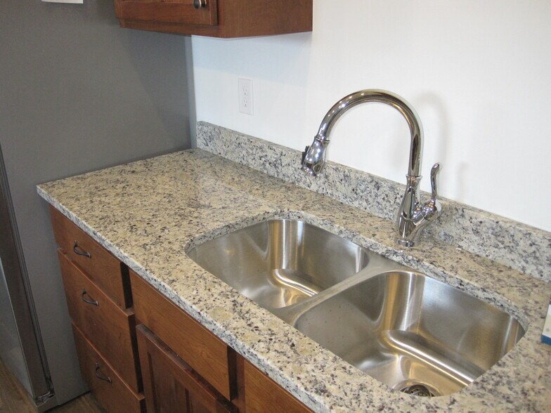 Building Photo - 1739 Aspen Ct