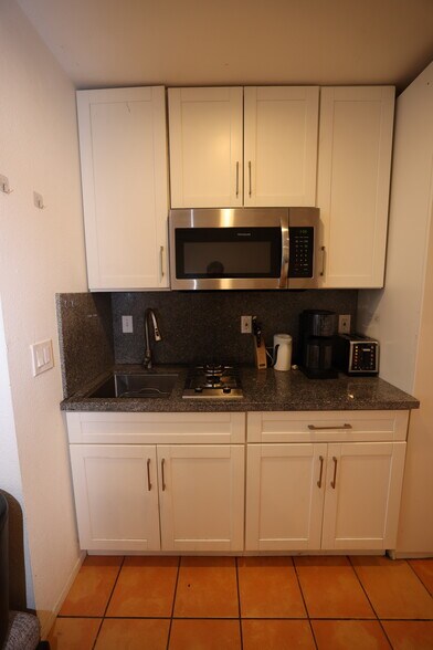 Building Photo - 10463 Wystone Ave