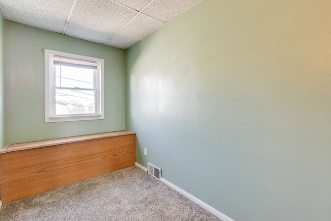 Building Photo - 39 Allen St