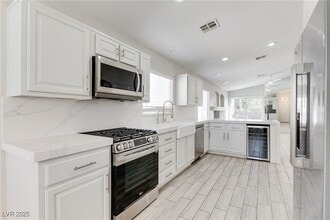 Building Photo - 2259 Smokey Sky Dr