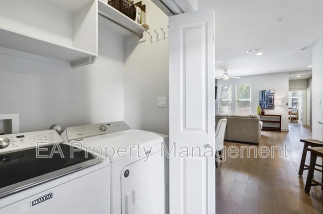 Building Photo - 1419 Coal Ave SW