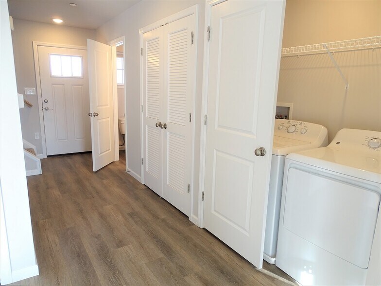 Building Photo - 21 Cobblestone Ct