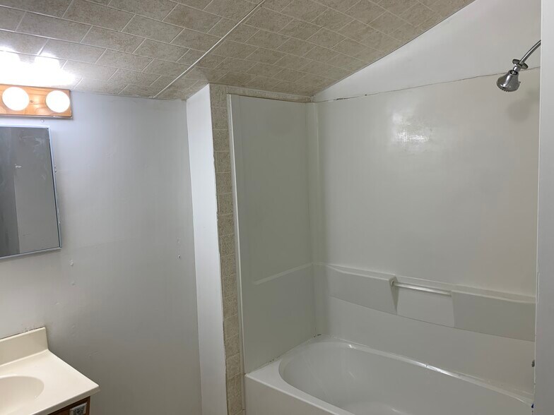 Building Photo - 2207 Glen Ct