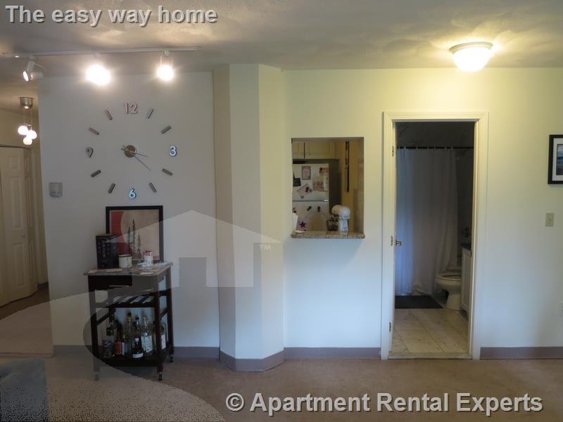 Building Photo - 373 Highland Ave