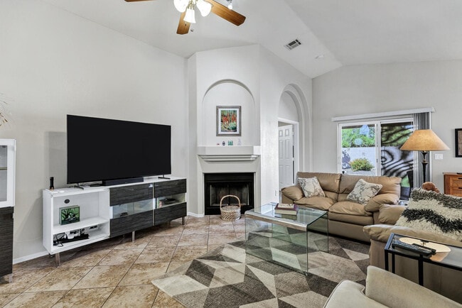 Building Photo - 144 S Kingston St