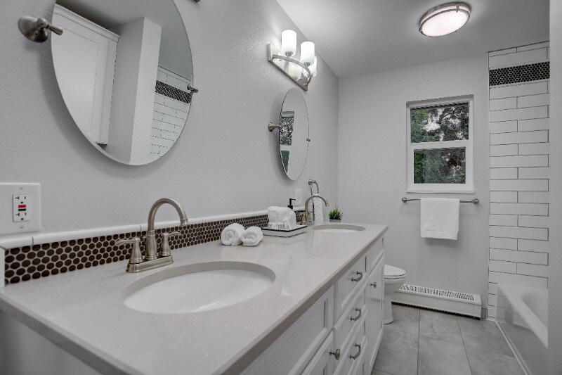 Building Photo - 2716 Parklake Dr
