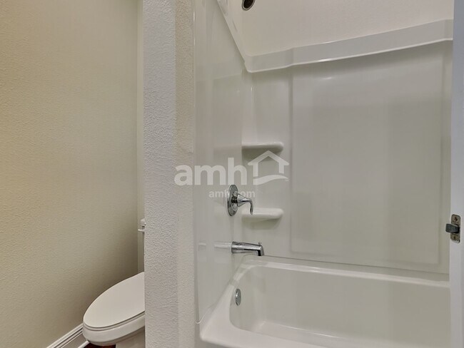 Building Photo - 6385 Emerald Hills Way