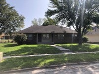 Building Photo - 2306/2308 PVE