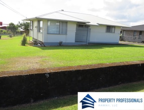 Building Photo - Vintage home & great location in Hilo