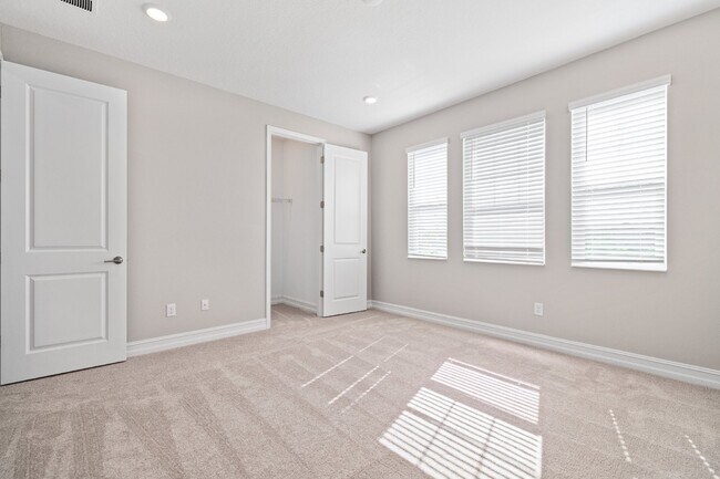 Building Photo - Charming 3 Bed, 2.5 Bath Rental Home in Wesley Chapel - Spacious and Modern!