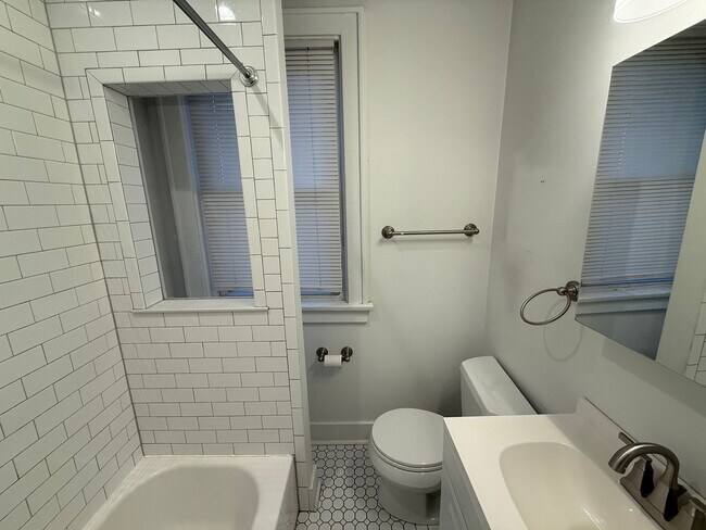 Building Photo - 204-204 S Braddock Ave