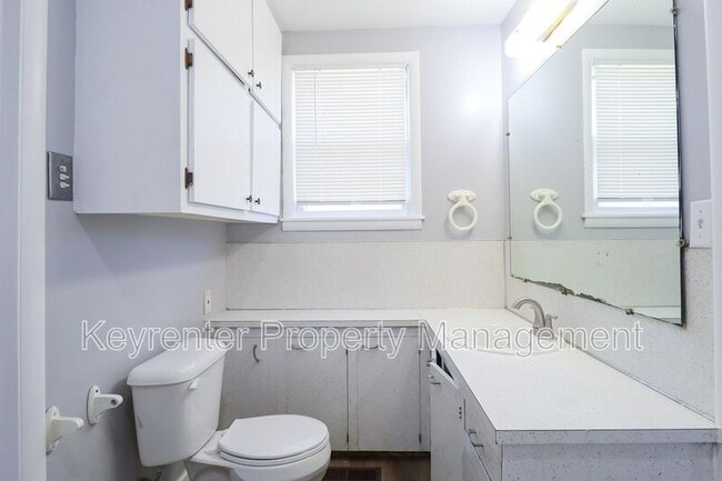 Building Photo - 526 S 39th W Ave