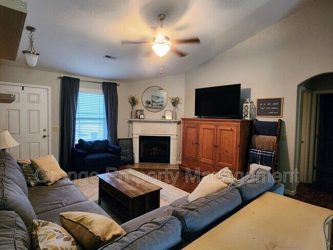 Building Photo - 612 Sandstone Dr