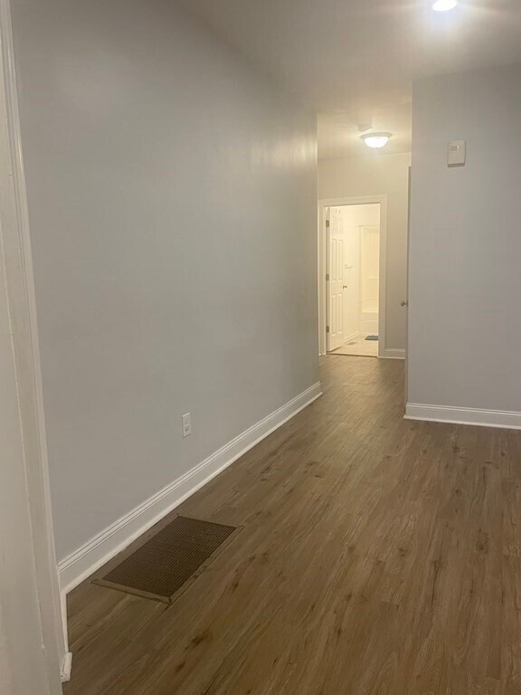 Building Photo - 16 Wilcock St