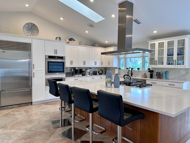 Building Photo - 3001 Jasmine Ct