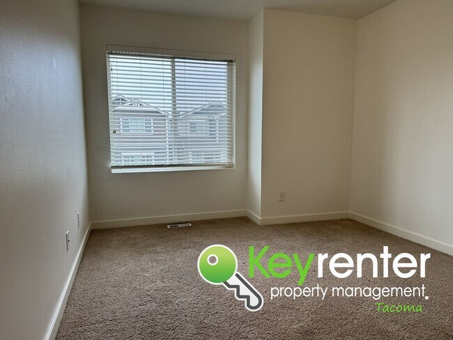 Building Photo - Puyallup Multi-level Fabulous 4Bed/2.5Bath...