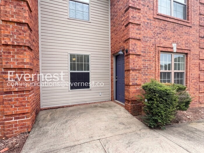 Building Photo - 10800 Frenchmen Loop