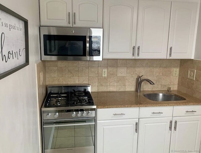 Building Photo - 1070 E Main St