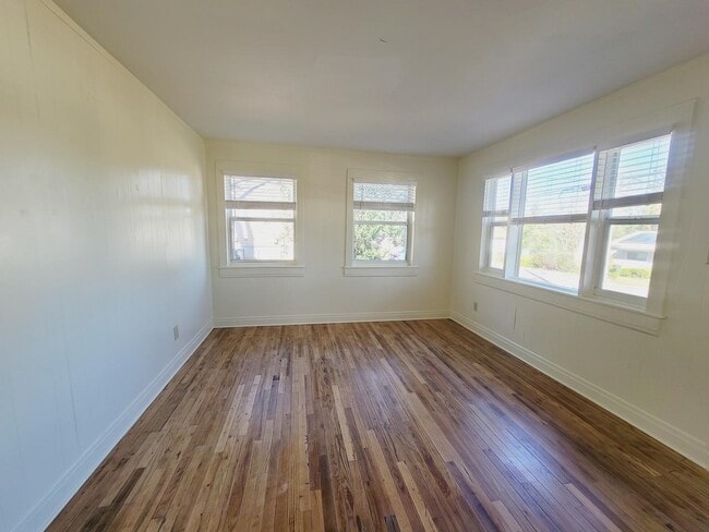 Building Photo - 1307 Elberta Dr