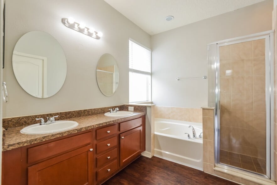 Building Photo - 13836 Old Dock Rd