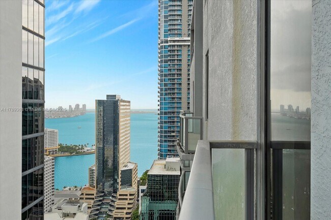 Building Photo - 1050 Brickell Ave