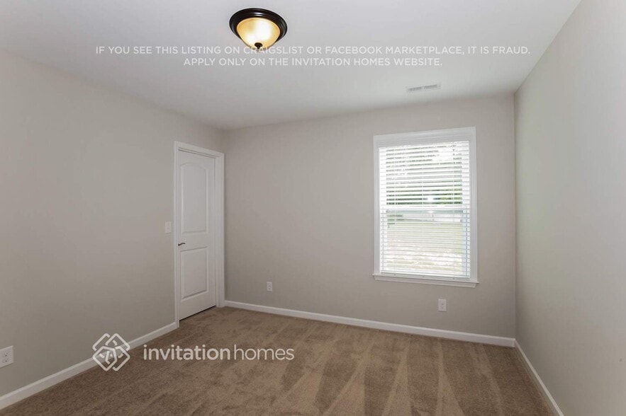 Building Photo - 5069 Stonehill Ln