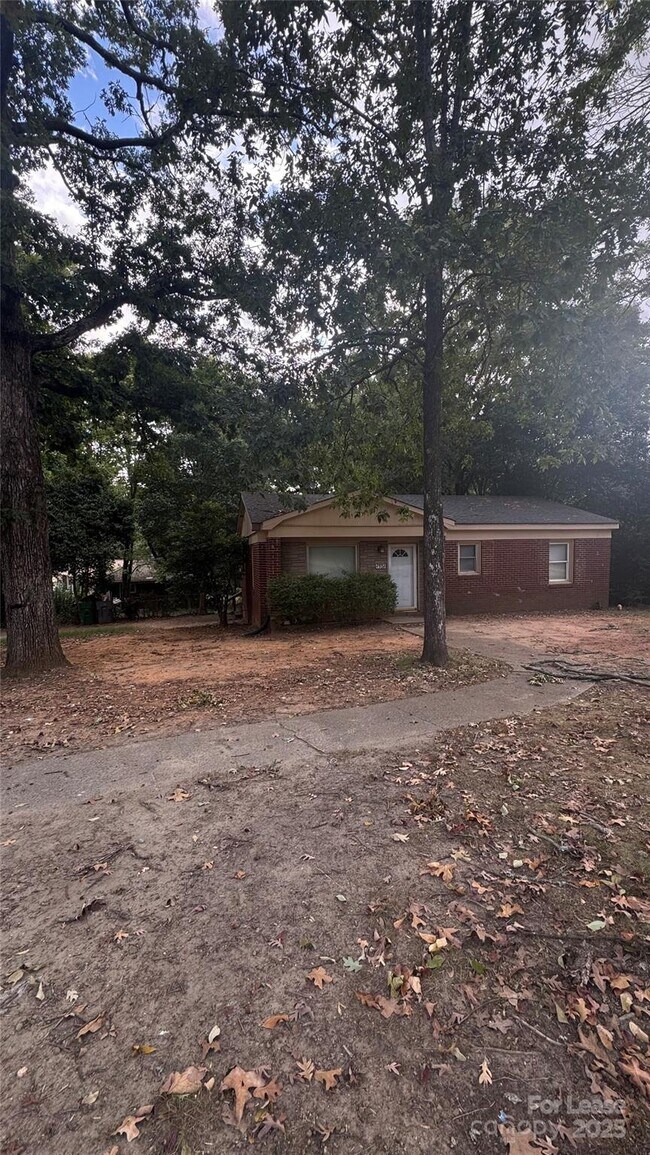 Primary Photo - 4934 Galax Dr