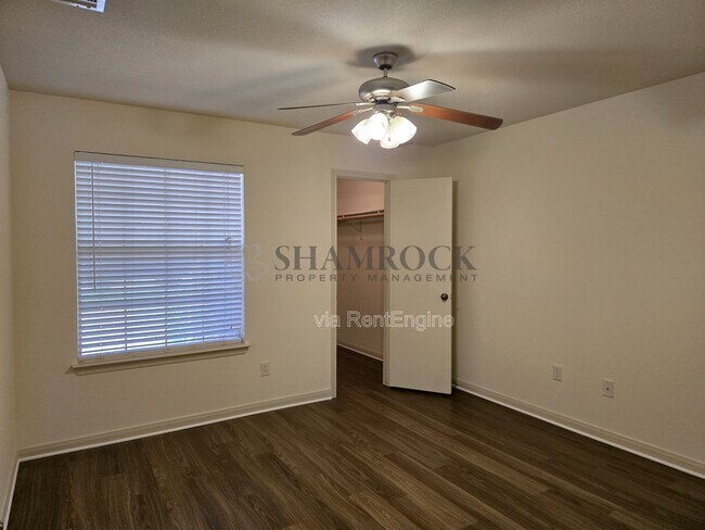 Building Photo - 10224 Hyacinth Ln