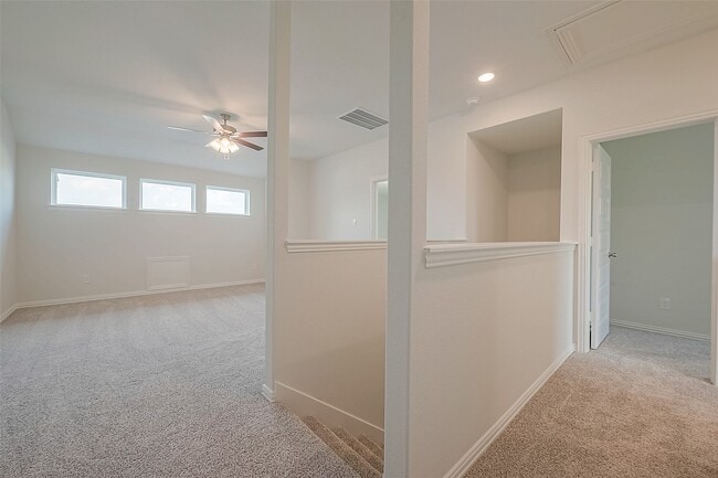 Building Photo - 27966 Western Crk Ct