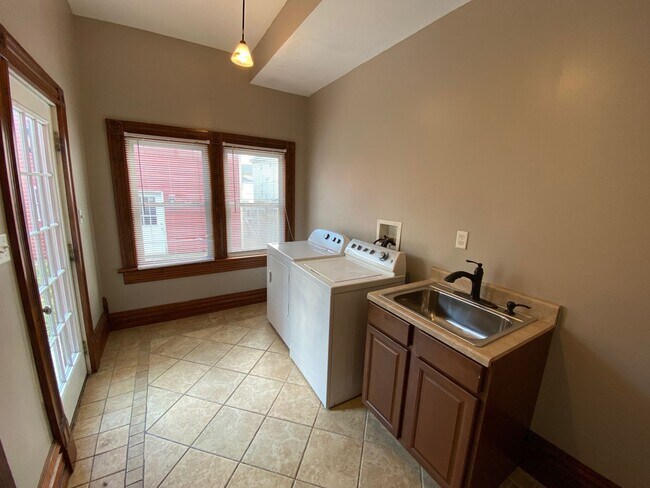 Building Photo - Renovated House, South Campus OSU, Near Medical Center and Law School