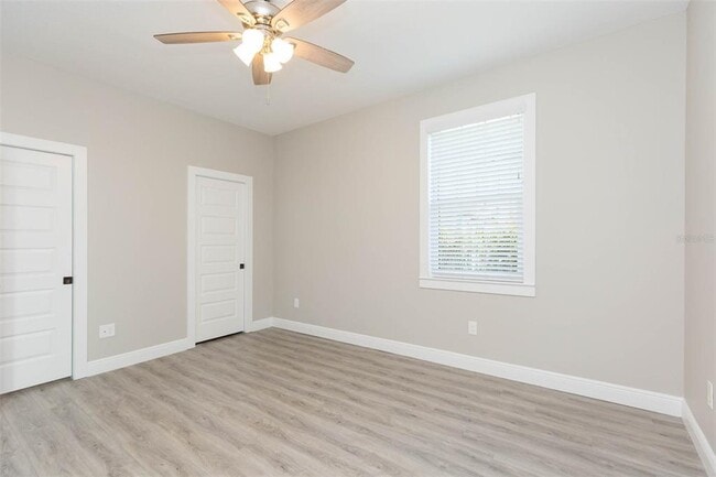 Building Photo - 218 W Jean St