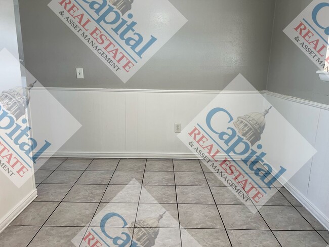 Building Photo - 3 Bedroom With Move In Special