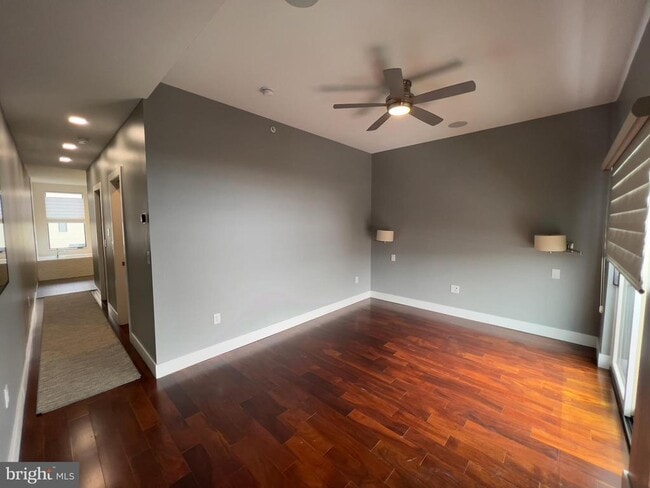 Building Photo - 423 Wallace St