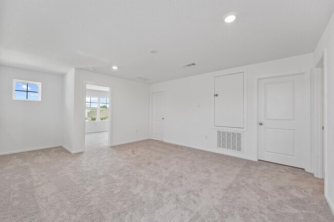 Building Photo - 26008 Hampshire Dr