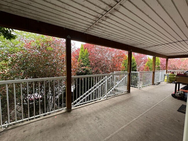 Building Photo - 3 Bed, 2 Bath close to Downtown Ferndale