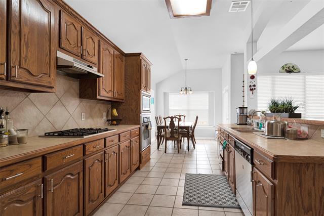 Building Photo - 15742 Bull Run Dr
