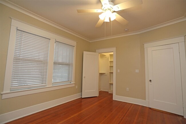 Building Photo - 614 W Alabama St