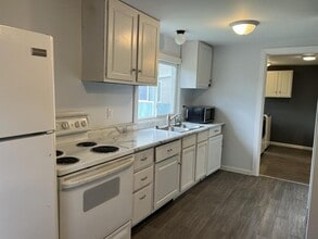 Building Photo - 207 W 4th St