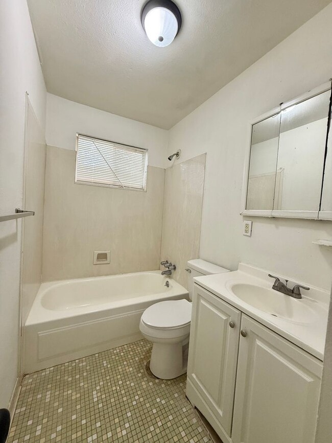 Building Photo - Home for Lease