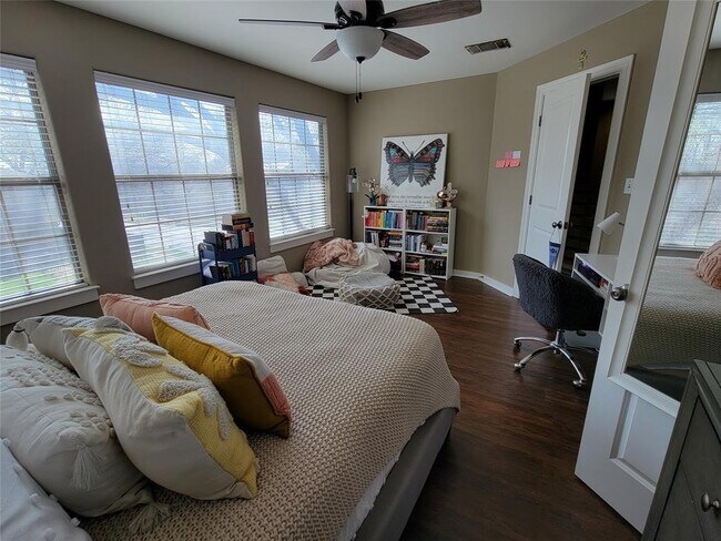 Building Photo - 4500 Avenue C