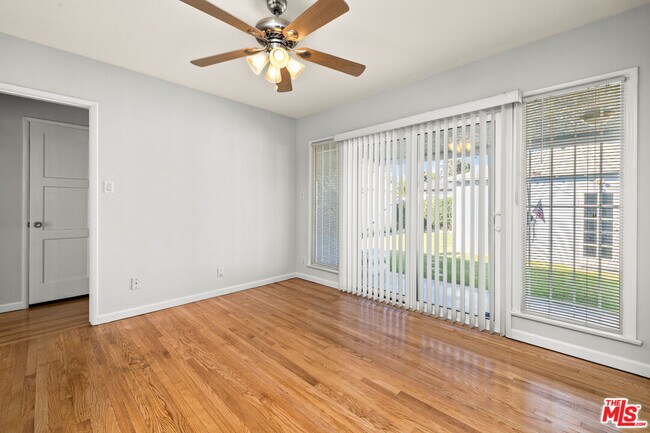 Building Photo - 836 Appelby St