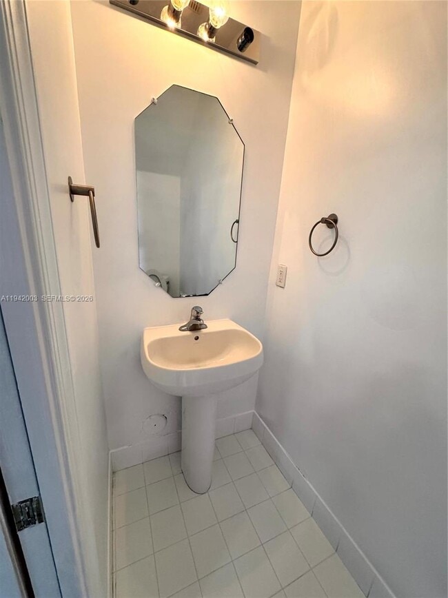 Building Photo - 2610 SW 83rd Ave