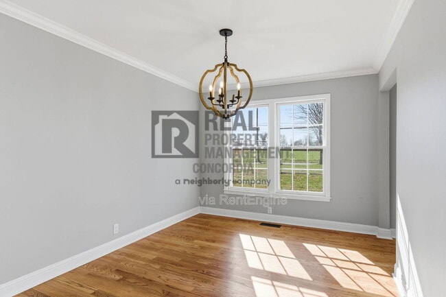 Building Photo - 1246 S Russell St