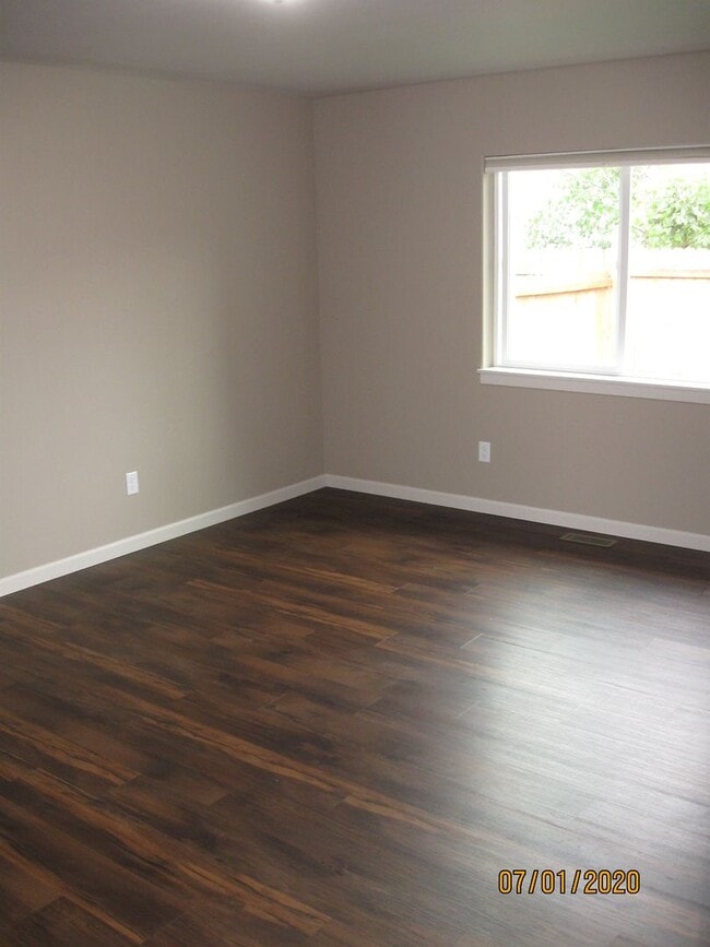 Building Photo - Must See 3 Bedroom with Fenced Yard!