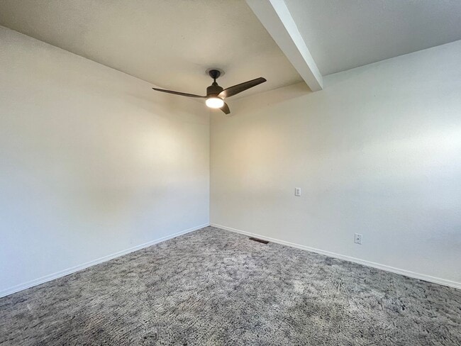 Building Photo - Northside 3 Bedroom Fenced with Huge Shop